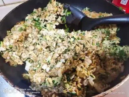 Make Scorch egg fried rice step 4