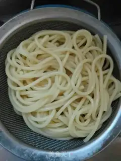 Make Spaghetti with mushroom sauce step 2