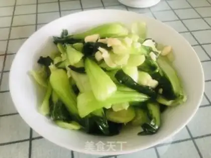 Make Garlic on the sea green step 5