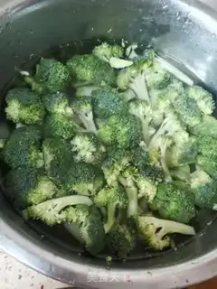 Make Shrimp fried broccoli step 3