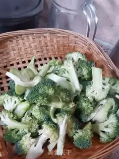 Make Shrimp fried broccoli step 4