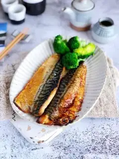 Make Japanese salt roasted plumfish step 5