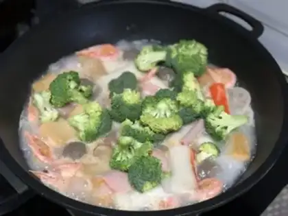Make Quick hands with a hot pot step 3