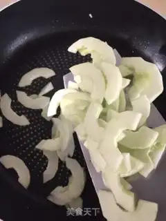 Make Pumpkin fried eggs step 5