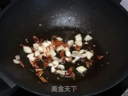 Make Quick hands with a hot pot step 4