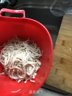 Make Onion flowers with golden needles and mushrooms step 1