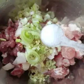 Make Fork meat buns step 7