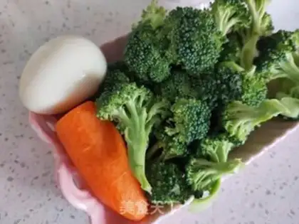 Make Blue and blue chicken salad step 0