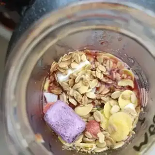 Make Red bean cherry yogurt cup step 4
