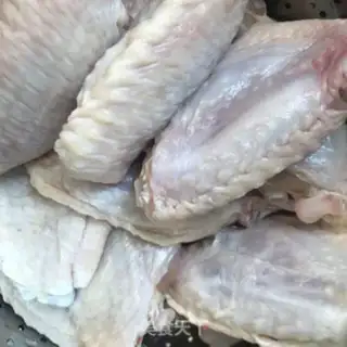 Make Beer and chicken wings step 0