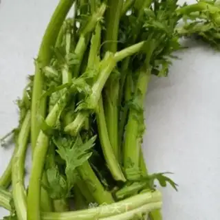 Make Garlic artemisinin pole step 0