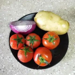 Make Tomato potato stew step 1