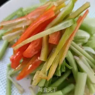 Make Celery with pig skin step 4