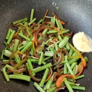 Make Celery with pig skin step 11