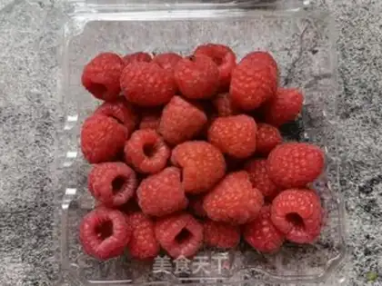 Make Raspberry oatmeal step 1