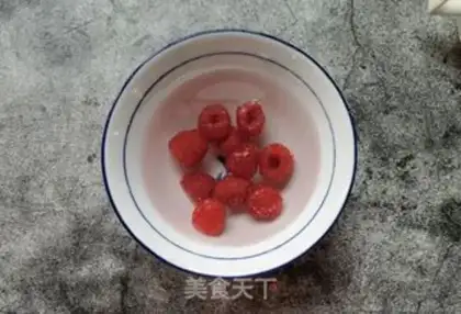 Make Raspberry oatmeal step 2