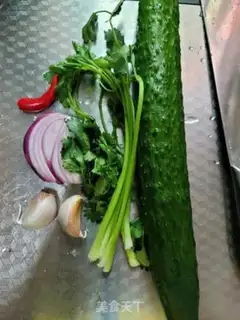 Make Onion cucumbers step 0