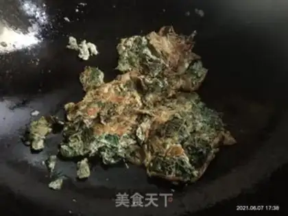Make Fried eggs with gravy step 2