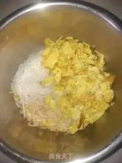 Make Snack eggs and shrimp pans step 5
