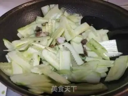Make Five flowers, cucumber step 3