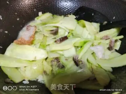 Make Five flowers, cucumber step 5