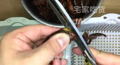 Make A simple spicy lobster step 0