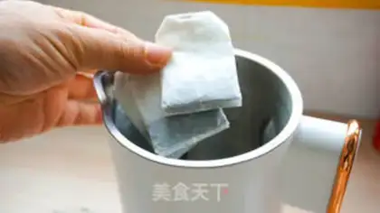 Make Iced milk tea step 1