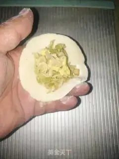 Make Snack eggs and shrimp pans step 11