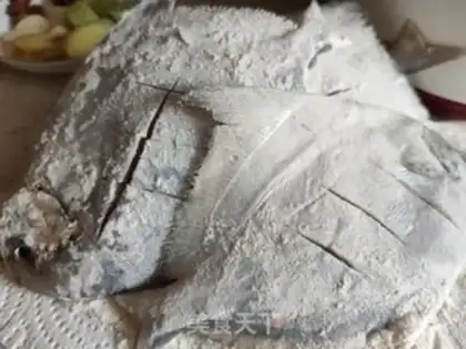 Make Red-burned flatfish step 2