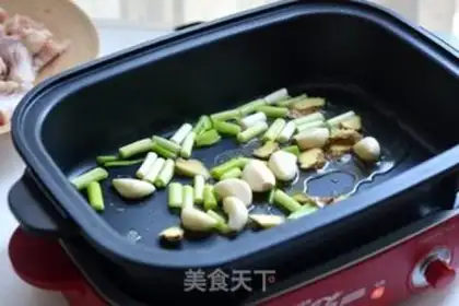 Make A nice, smooth yellow chicken step 5