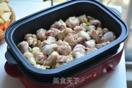 Make A nice, smooth yellow chicken step 6