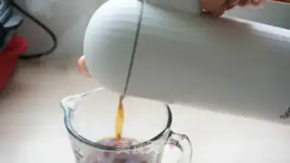Make Iced milk tea step 4