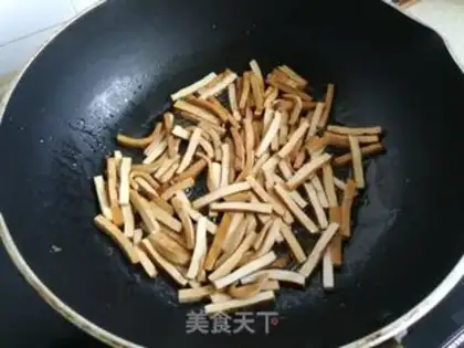 Make Scrambled with beans and powder step 4