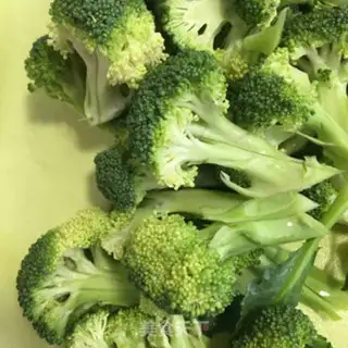 Make Chicken chest broccoli salad step 0