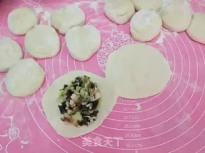 Make Round cabbage, pork buns step 8