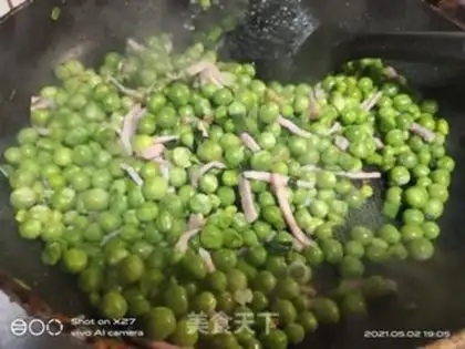 Make Bacon fried pea step 4