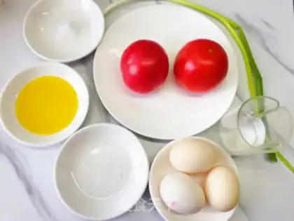 Make Tomato fried eggs step 0