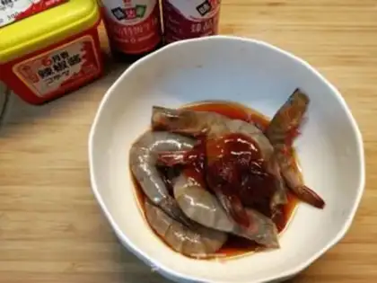 Make Shrimp sauce step 1