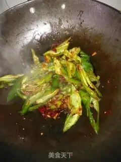 Make Bean petal sauce and pepper sausage step 3