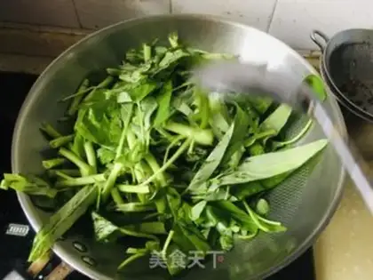 Make Garlic cabbage step 1