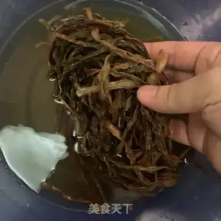 Make Five flowers for the beans step 0