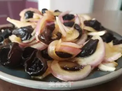 Make Onions mixed with black wood step 5