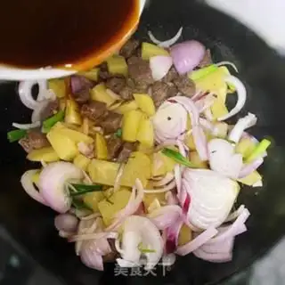 Make Black pepper potato beef step 4