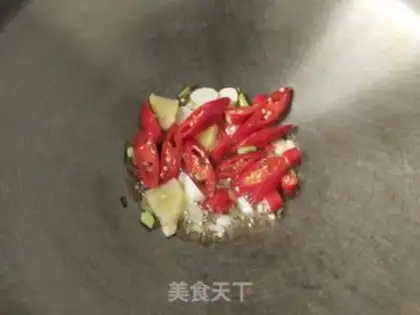 Make Spicy oil clams step 3
