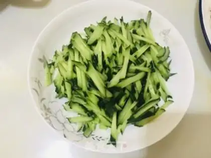 Make The cucumber mustard noodles step 1
