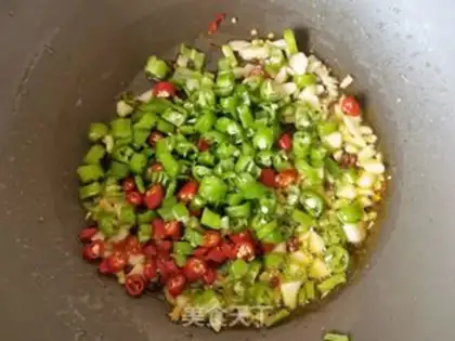 Make Garlic pepper fried eggs step 9