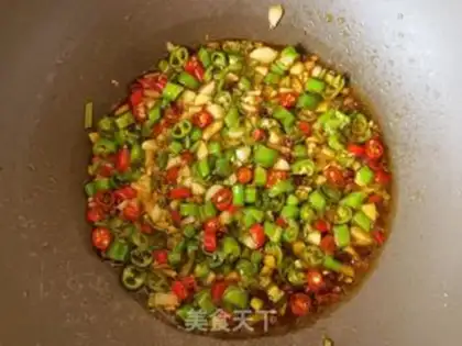 Make Garlic pepper fried eggs step 11