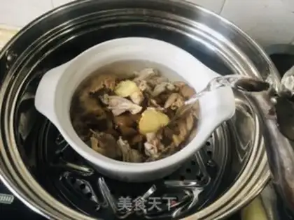 Make The chicken soup with casserole mushrooms step 4