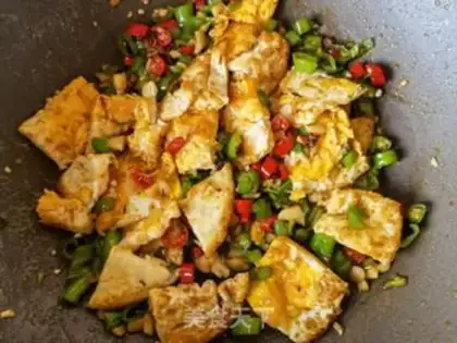 Make Garlic pepper fried eggs step 14