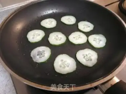 Make cucumber eggcake step 2